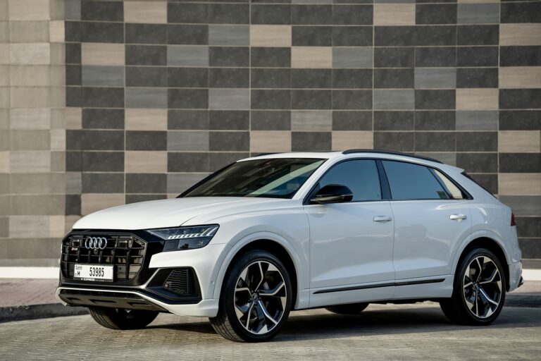 Elegant white Audi Q8 for rent in Dubai offering luxurious comfort advanced technology and powerful performance for a premium driving experience