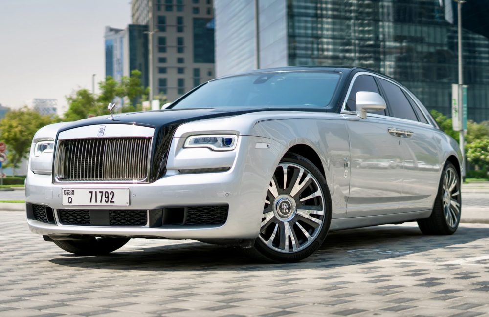 Sophisticated silver Rolls Royce Ghost 2020 for rent in Dubai offering unparalleled luxury advanced technology and a smooth powerful driving experience