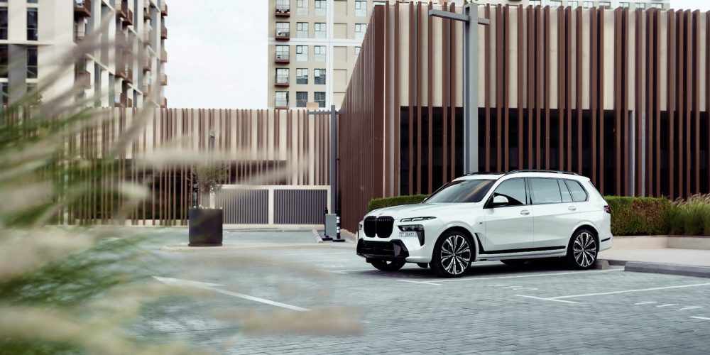 Luxurious white BMW X7 2023 for rent in Dubai offering premium comfort advanced technology and powerful performance for an exceptional driving experience